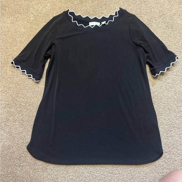 Susan Graver Black Scallop Trim Women's Top size small - Picture 1 of 3